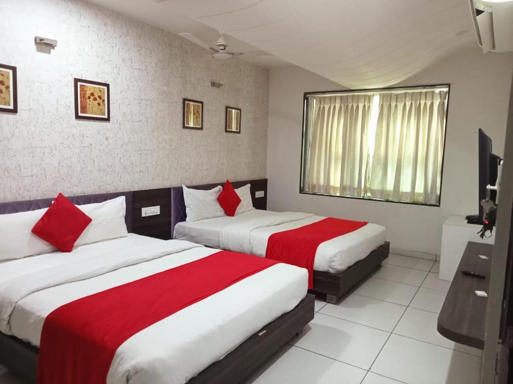 Hotel Best Velly Gandhinagar Kültér fotó